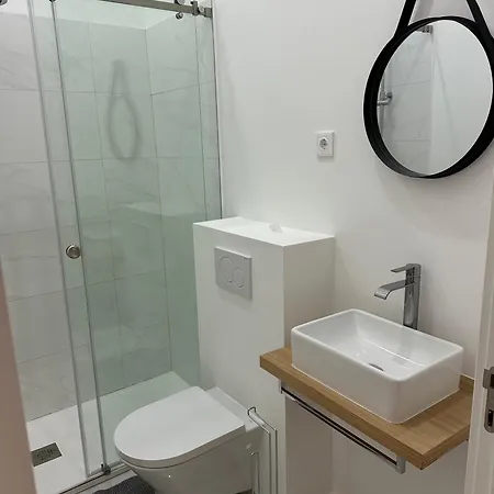 Modern Bedroom In Guest house Lisbon